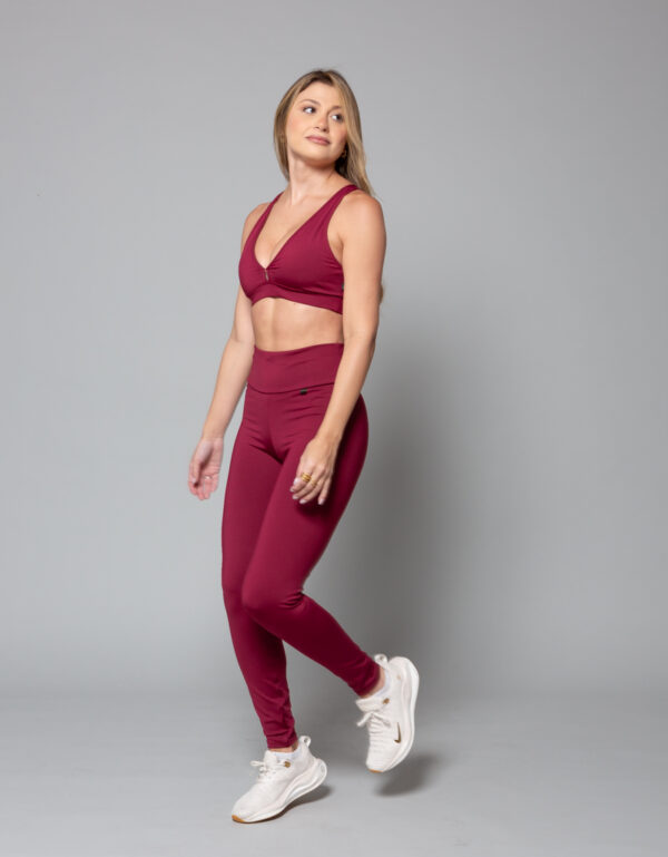 Conjuto Sport V Cor Vinho Feminino Conjunto Sport V Com Calça Feminino